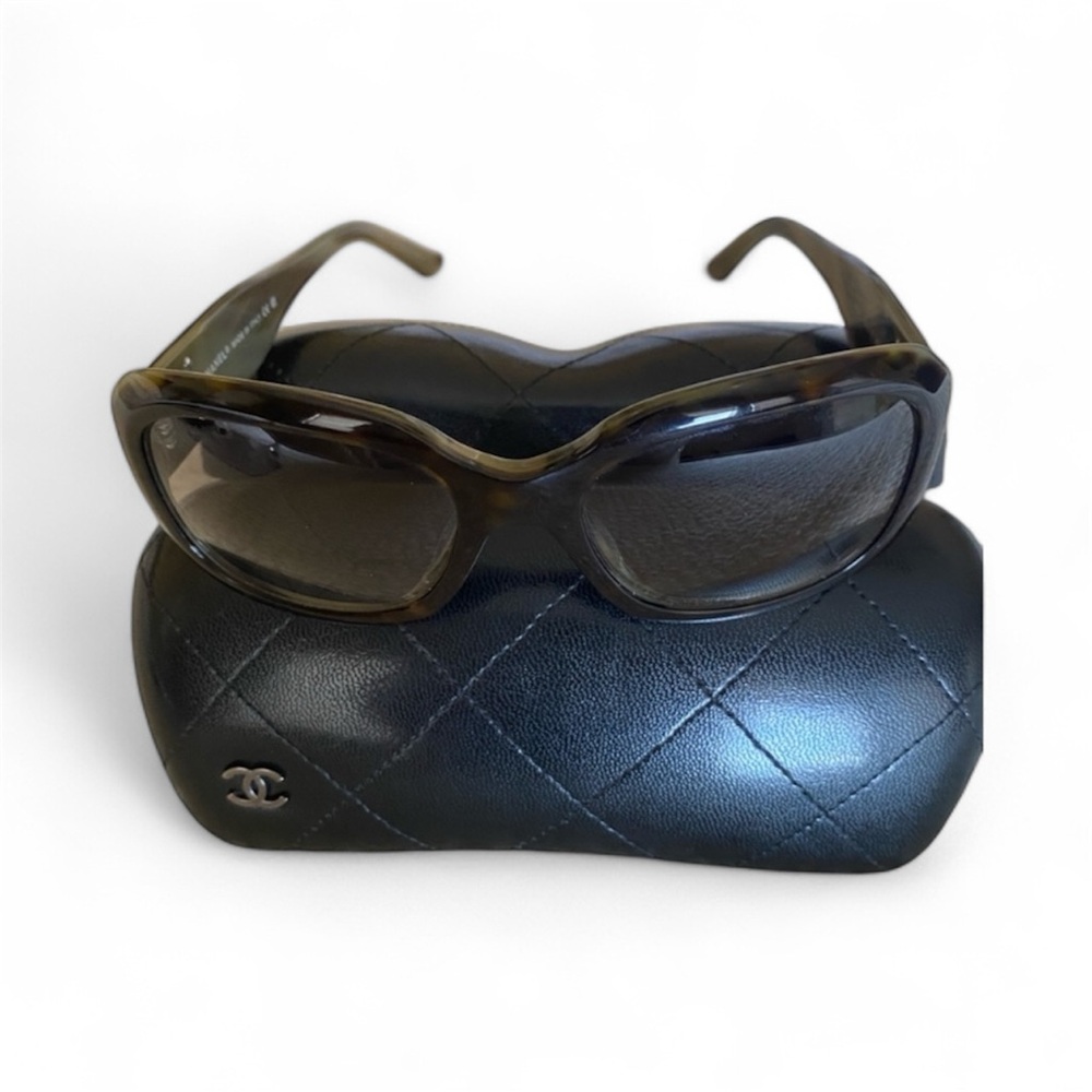 CHANEL Black and grey Designer Sunglasses
